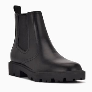 Nine West Black Leather Chelsea Lug Sole Boots